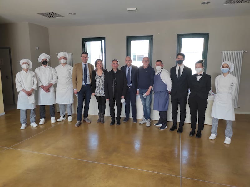 Visita Vescovo Mantova Aprile2022 PHOTO 2022 04 05 16 53 00 2
